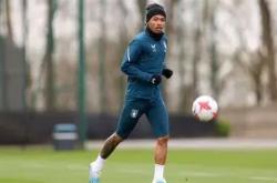 乐竟体育 -包含从阿斯顿维拉赛前主帅复盘到那不勒斯围绕西甲豪取连胜，今夜皇家马德里备战英超的词条