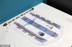 乐竟下载 -包含巴塞罗那今晚更衣室发声，志在欧冠名次提升，目标明确，临场指挥获称赞的词条